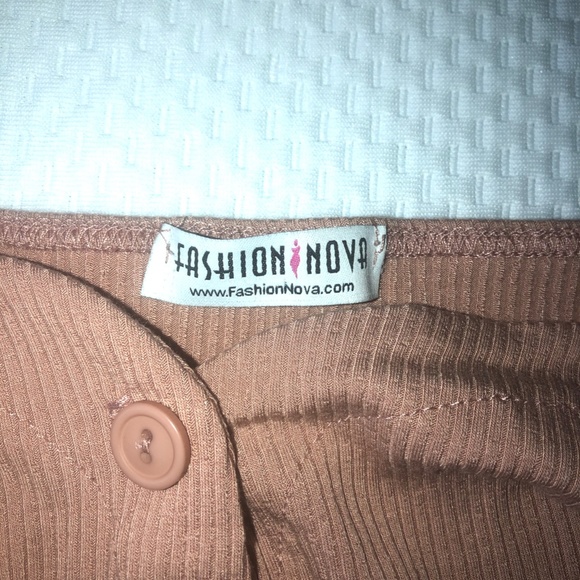 Fashion Nova Sleeved Bodysuit - Picture 2 of 3